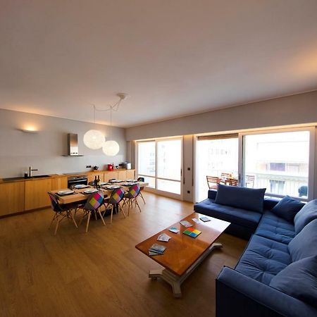 Super Modern Minimal Flat Nr Metro & Arch. Museum Apartment Atena Exterior foto