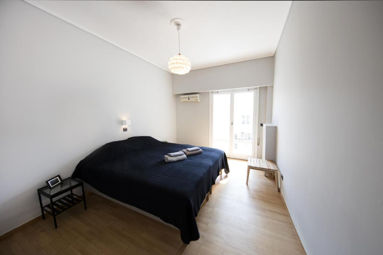 Super Modern Minimal Flat Nr Metro & Arch. Museum Apartment Atena Exterior foto