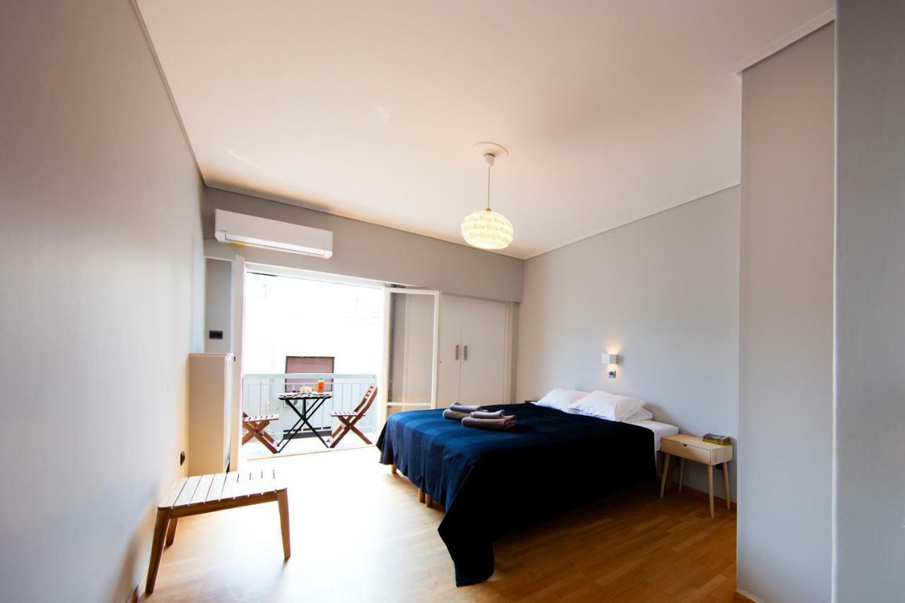 Super Modern Minimal Flat Nr Metro & Arch. Museum Apartment Atena Exterior foto